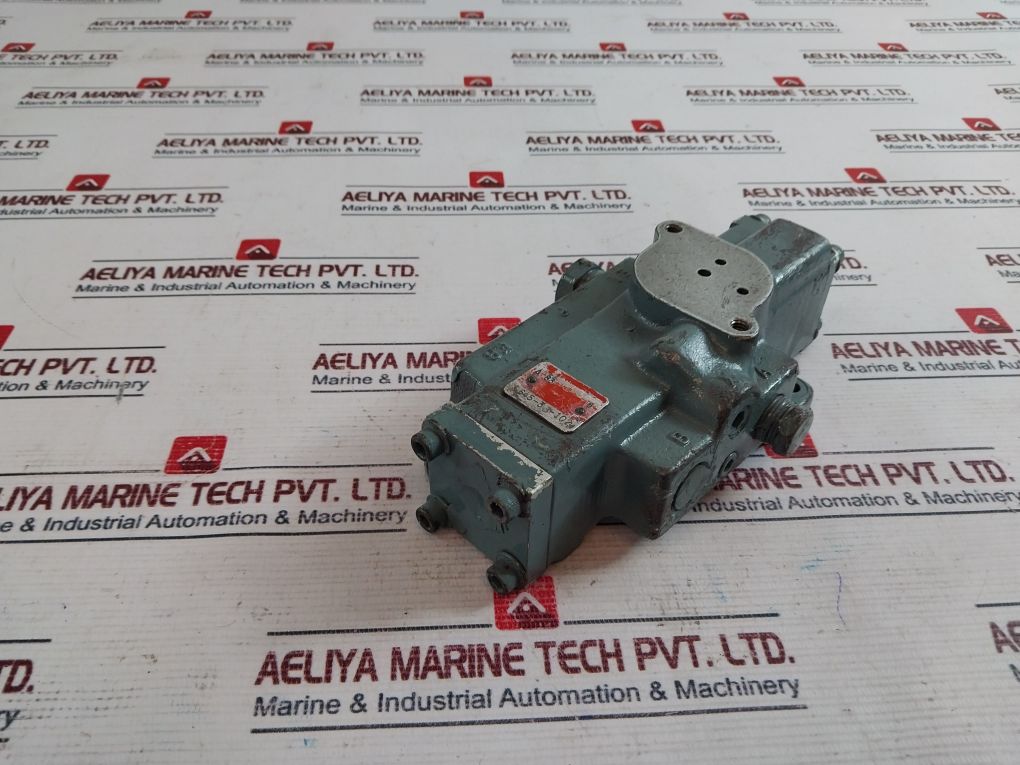 Schrader Bellow L645-33-102 Directional Control Valve