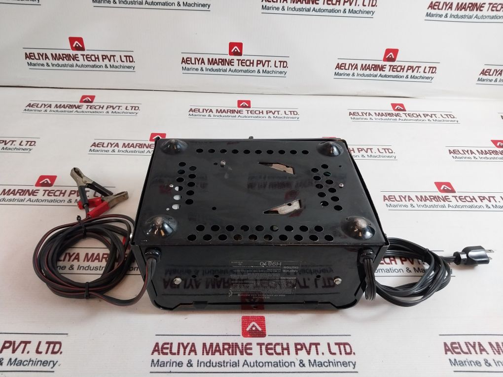 Schumacher Se-1052 Starter Charger 12 Volt