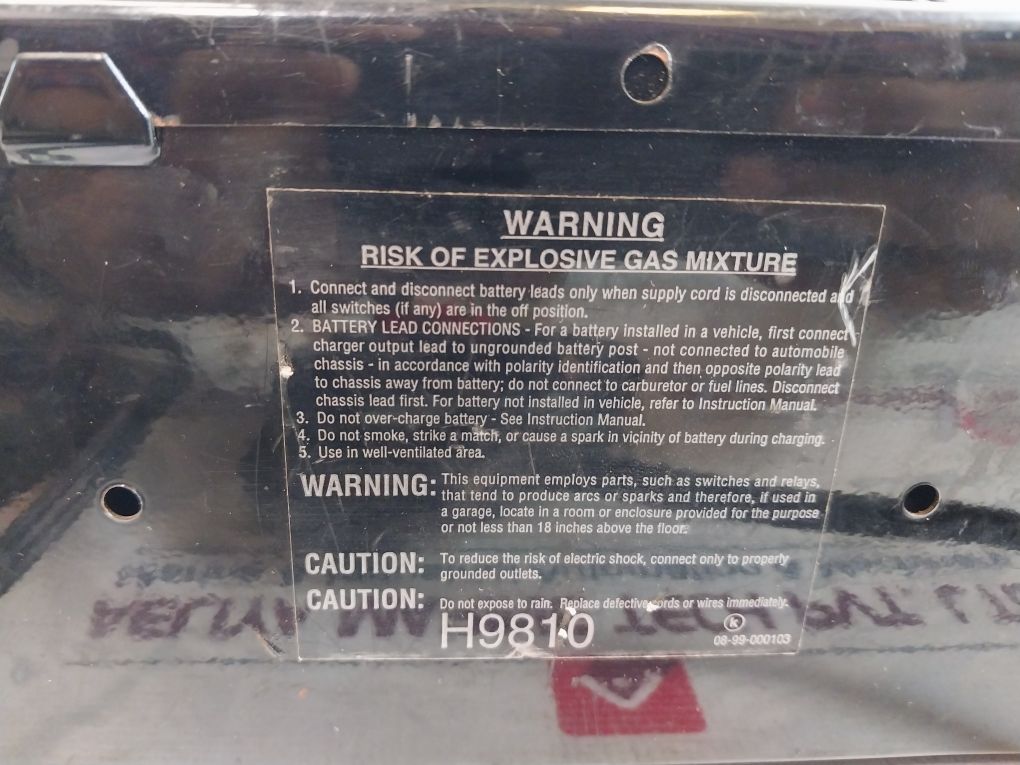 Schumacher Se-1052 Starter Charger 12 Volt