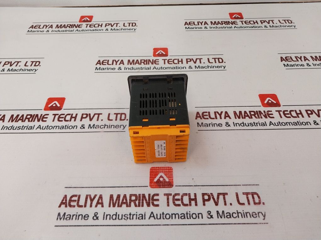 Selec Tc203 Temperature Controller 85 To 270V Ac/Dc 50/60Hz