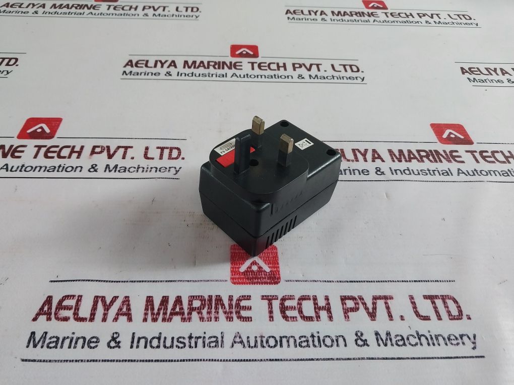 Select Fs-12 Step-down Voltage Converter With Fuse Protection 220/240V