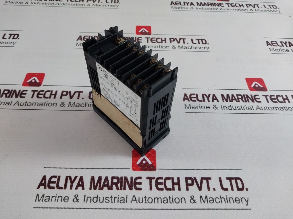 Shimaden Sd16-490-1000 Digital Temperature Indicator 100-240 Vac 50/60 Hz