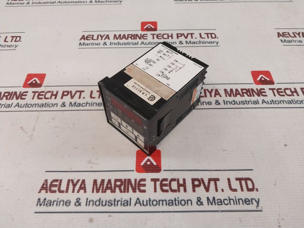 Shimaden Sr2201-21B Digital Temperature Controller