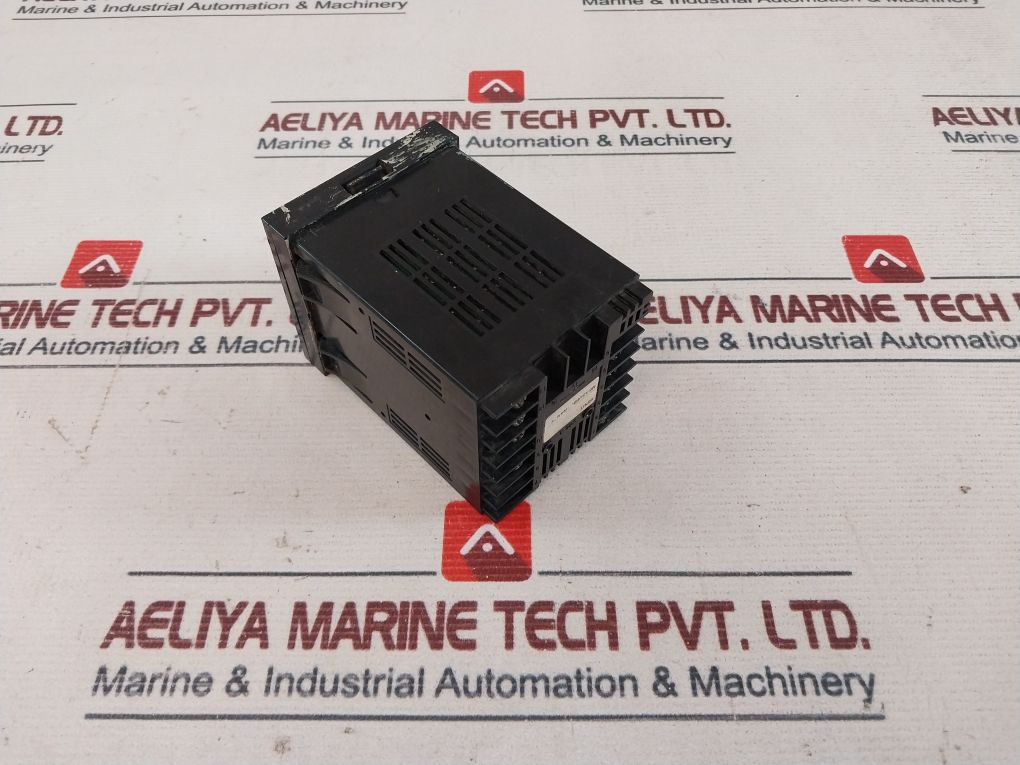 Shimaden Sr2201-21B Digital Temperature Controller