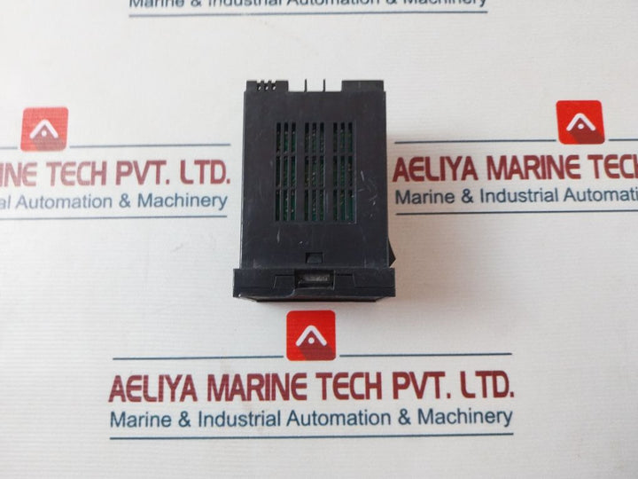 Shimaden Sr2201-21B Digital Temperature Controller Sr22-4I-000