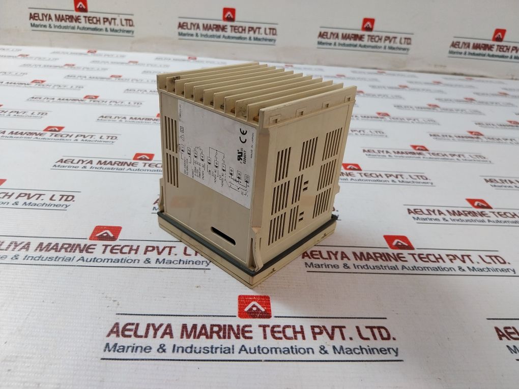 Shimaden Sr3-6I-1W_A00 Temperature Controller 100-240Vac 50/60Hz