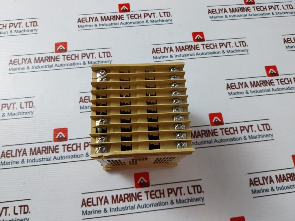 Shimaden Sr93 Digital Temperature Controller 100-240Vac