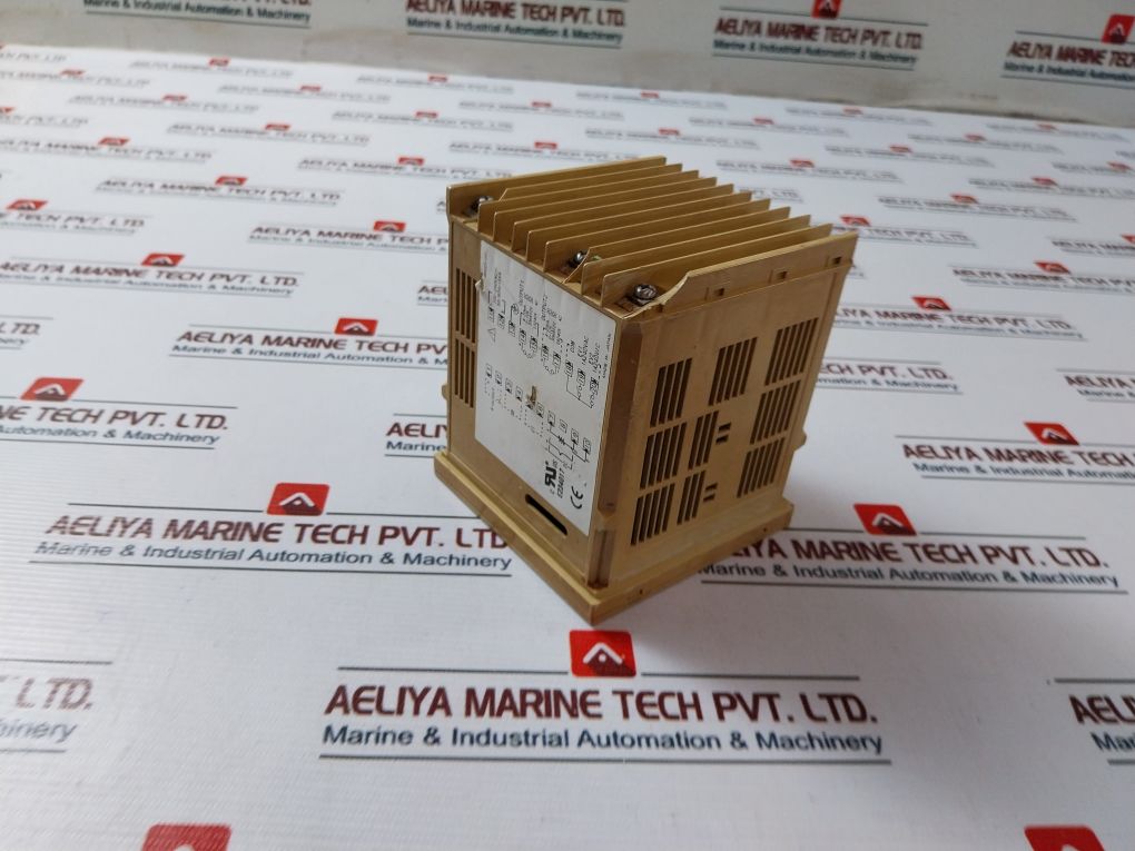 Shimaden Sr93 Digital Temperature Controller 100-240Vac