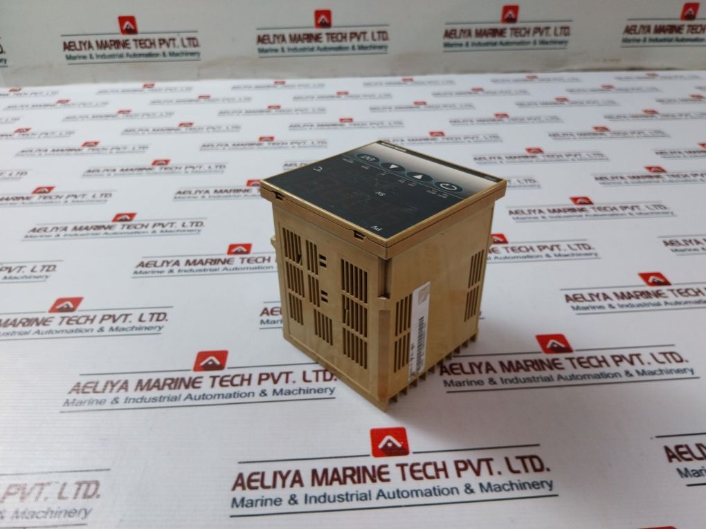 Shimaden Sr93 Digital Temperature Controller 100-240Vac