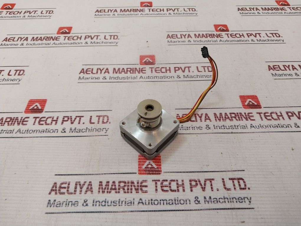 Shinano Kenshi Sth-39C013-01 Stepper Motor 05120