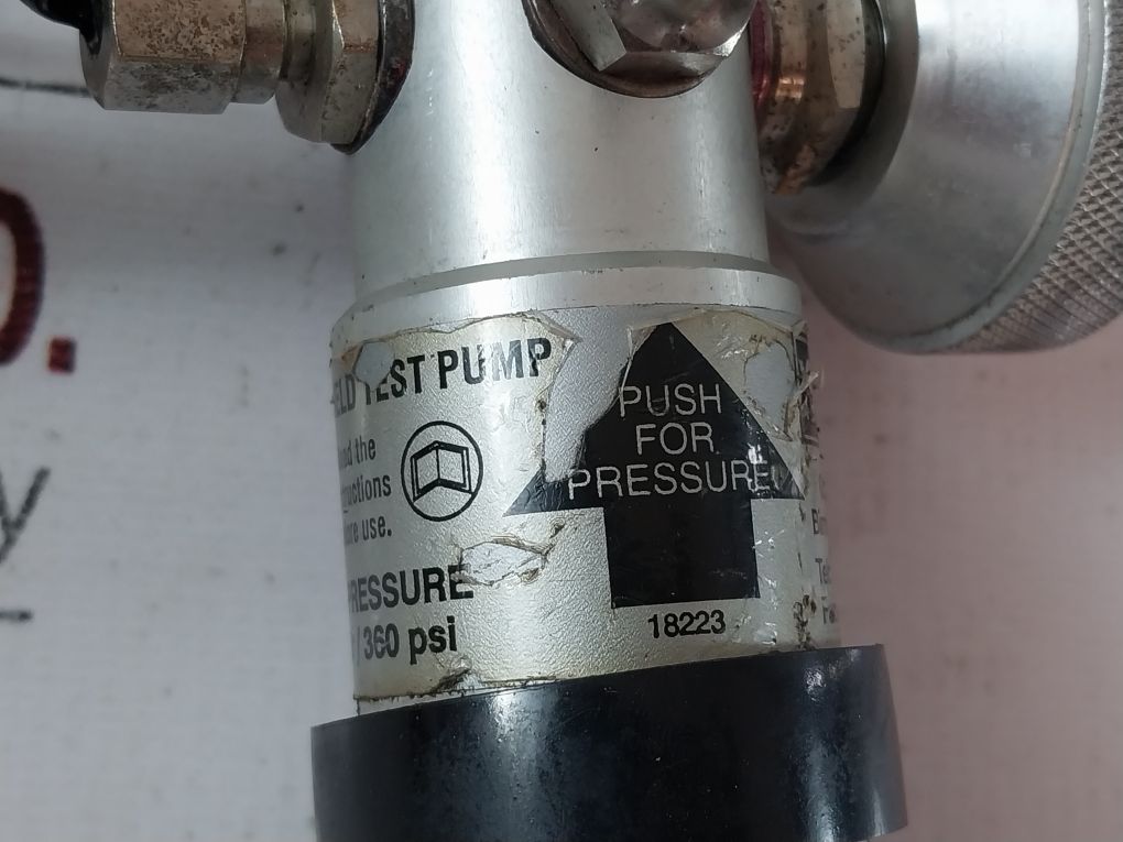 Si Pressure Tp1 Hand Held Test Pump Pressure Calibrator With Gauge Set