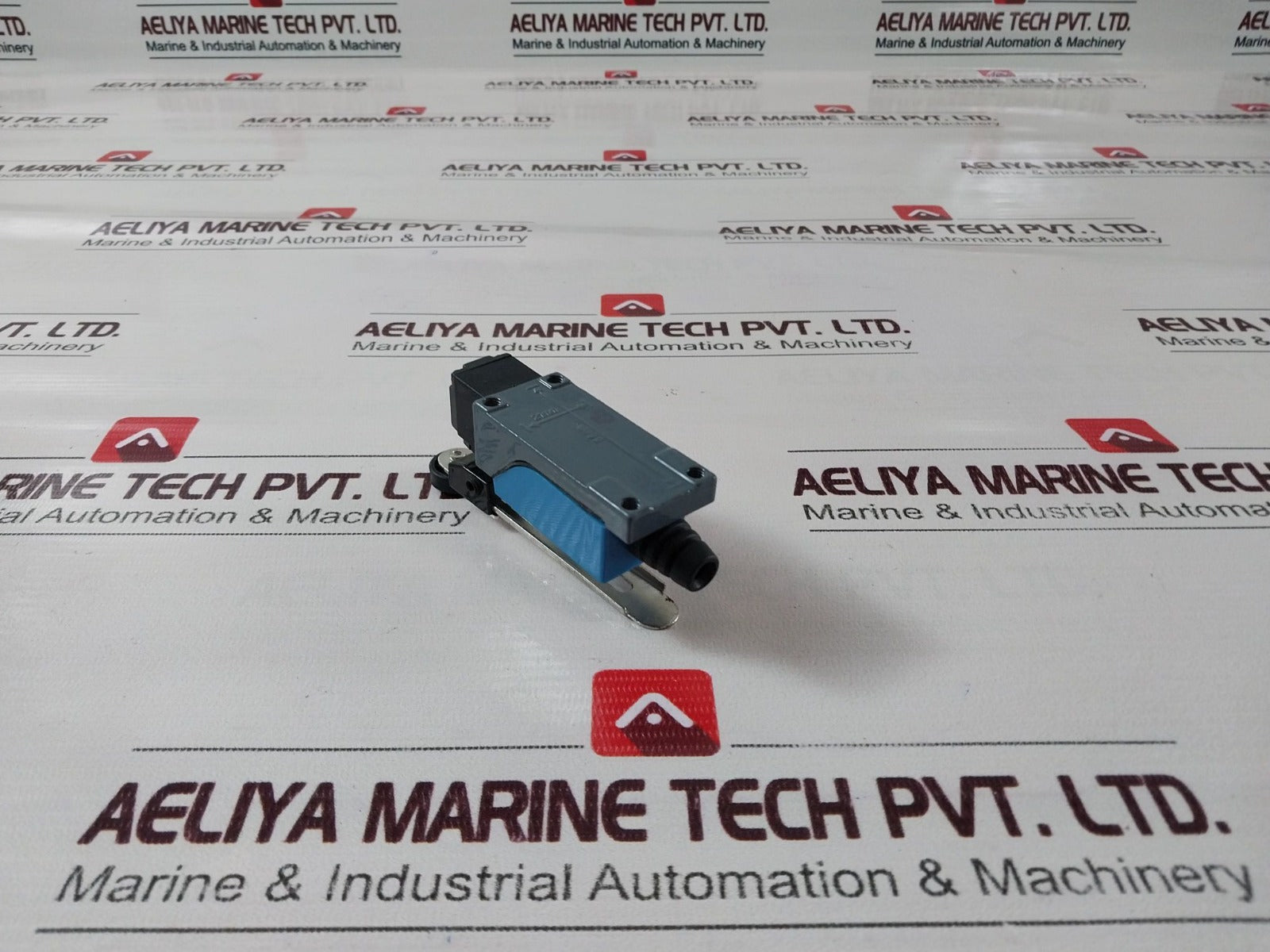 Sibass Electric Se-8108 Roller Arm Type Limit Switch 5A 250V.Ac 0.4A 115V.Dc