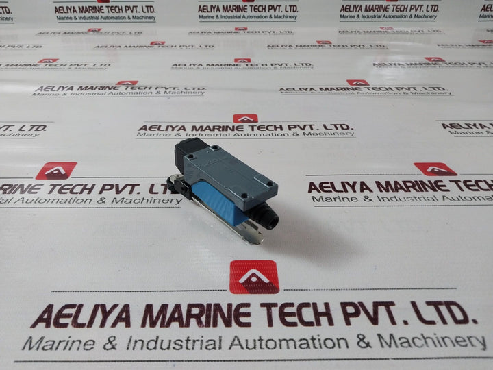 Sibass Electric Se-8108 Roller Arm Type Limit Switch 5A 250V.Ac 0.4A 115V.Dc