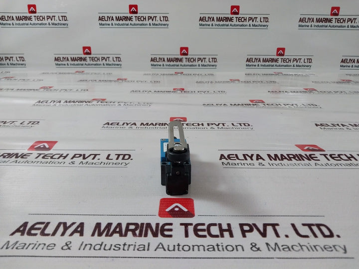Sibass Electric Se-8108 Roller Arm Type Limit Switch 5A 250V.Ac 0.4A 115V.Dc