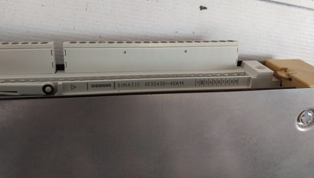 Siemens 1P 6Es5 491-0Lb11 Adaption Casing Ac 250V