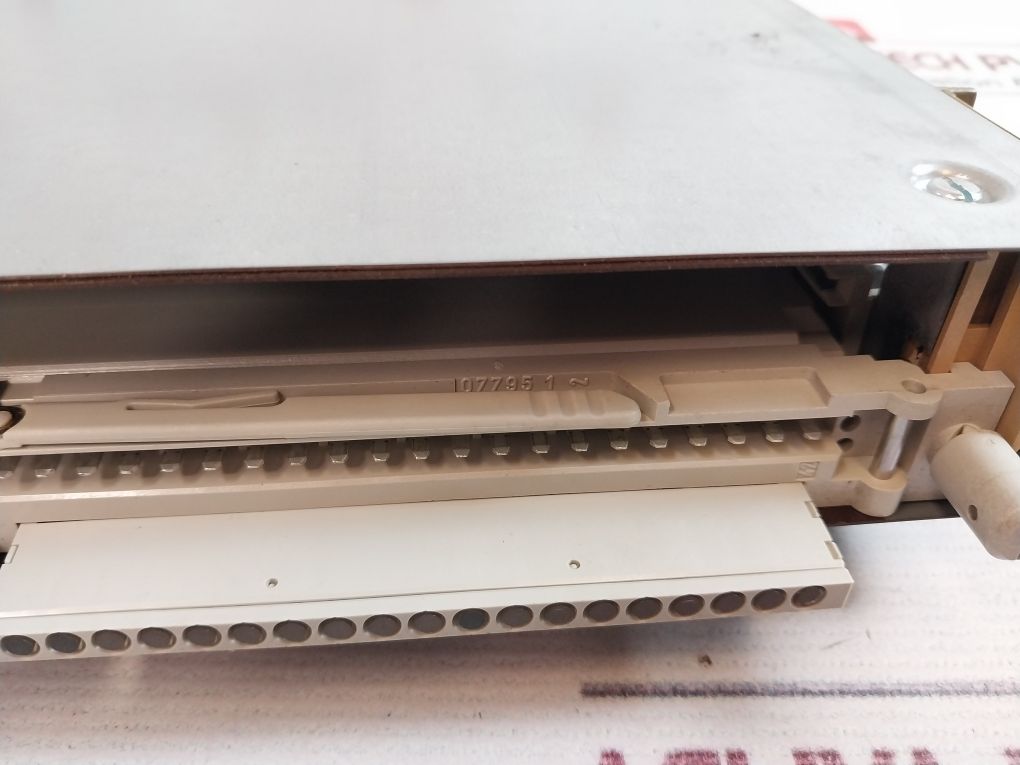 Siemens 1P 6Es5 491-0Lb11 Adaption Casing Ac 250V