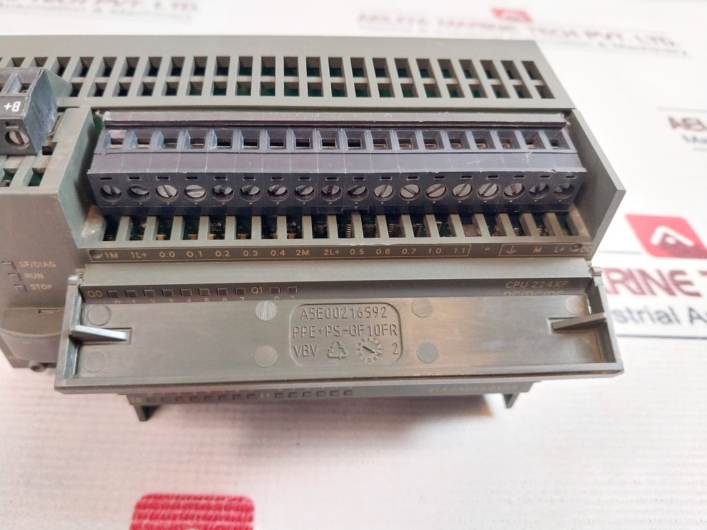 Siemens 1P 6Es7 214-2Ad23-0Xb0 Compact Unit Dc Power Supply 21-28Vdc