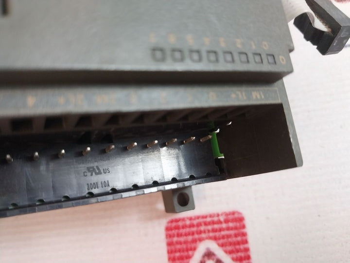 Siemens 223-1Bh22-0Xa8 Digital Input/Output Em 223 Cn