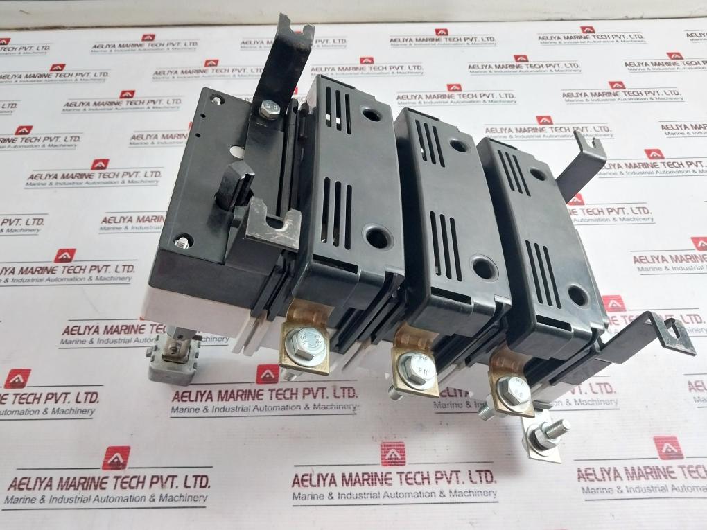 Siemens 3Ka8311-3Ue00 Switch Disconnector 200A 690V