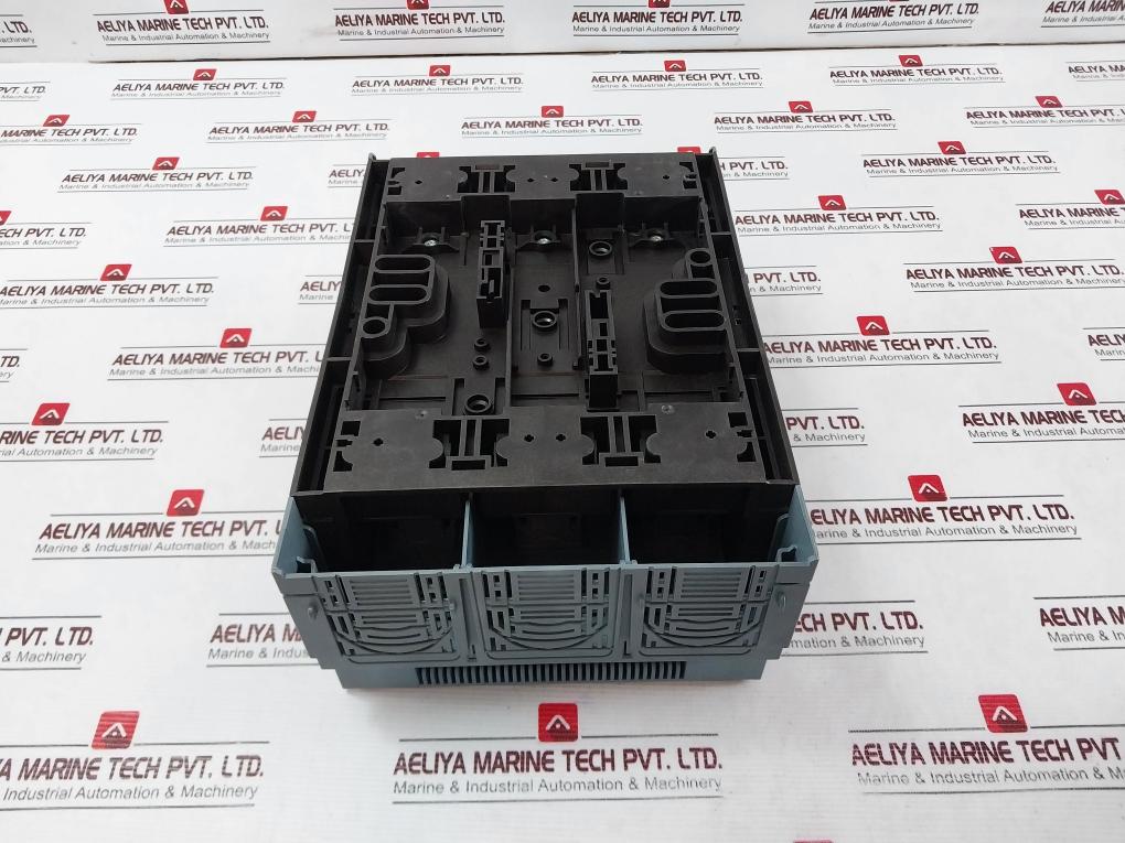 Siemens 3Np1153-1Da10 Fuse Switch Disconnector Frame 3Zx1012-0Np11-4Ca1