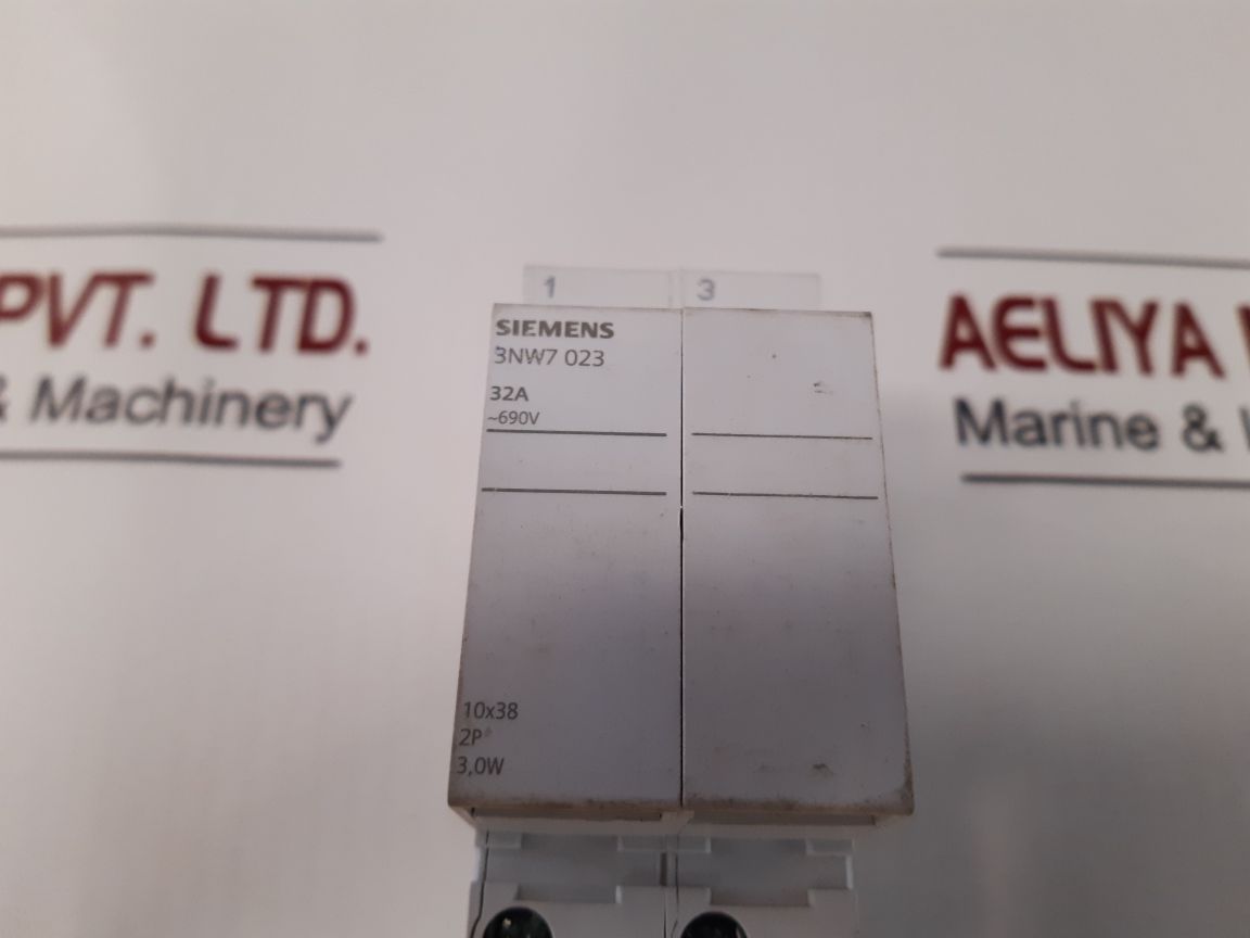 Siemens 3Nw7 023 2 Pole Din Rail Mountable Fuse Holder 32A 690V