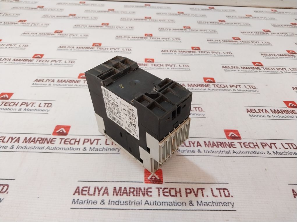 Siemens 3Rb2283-4Aa1 Solid-state Overload Relay 300Vac 50/60Hz