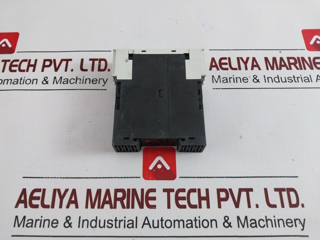 Siemens 3Rp1511-1Ap30 Time Relay 200-240 Vac