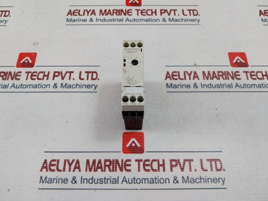 Siemens 3Rp1512-1Ap30 Time Relay 300V