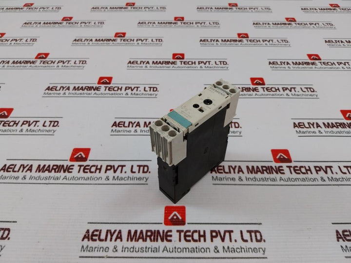 Siemens 3Rp1540-1An30 Simirel Time Relay 300V