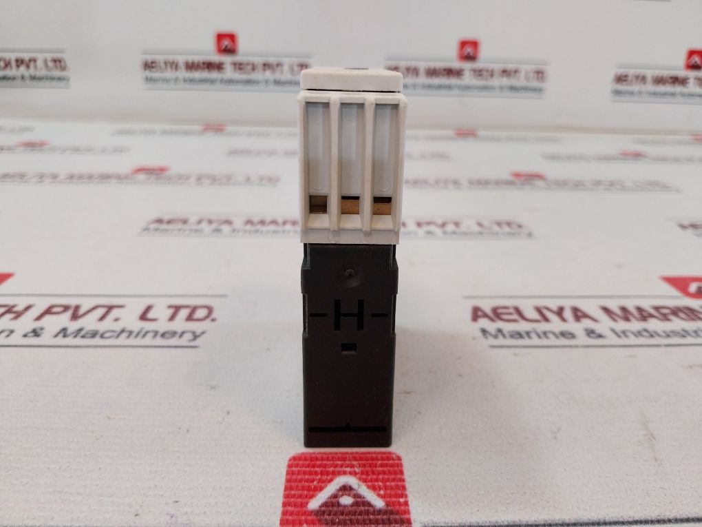 Siemens Simirel 3Rp1576-1Nq30 Time Relay