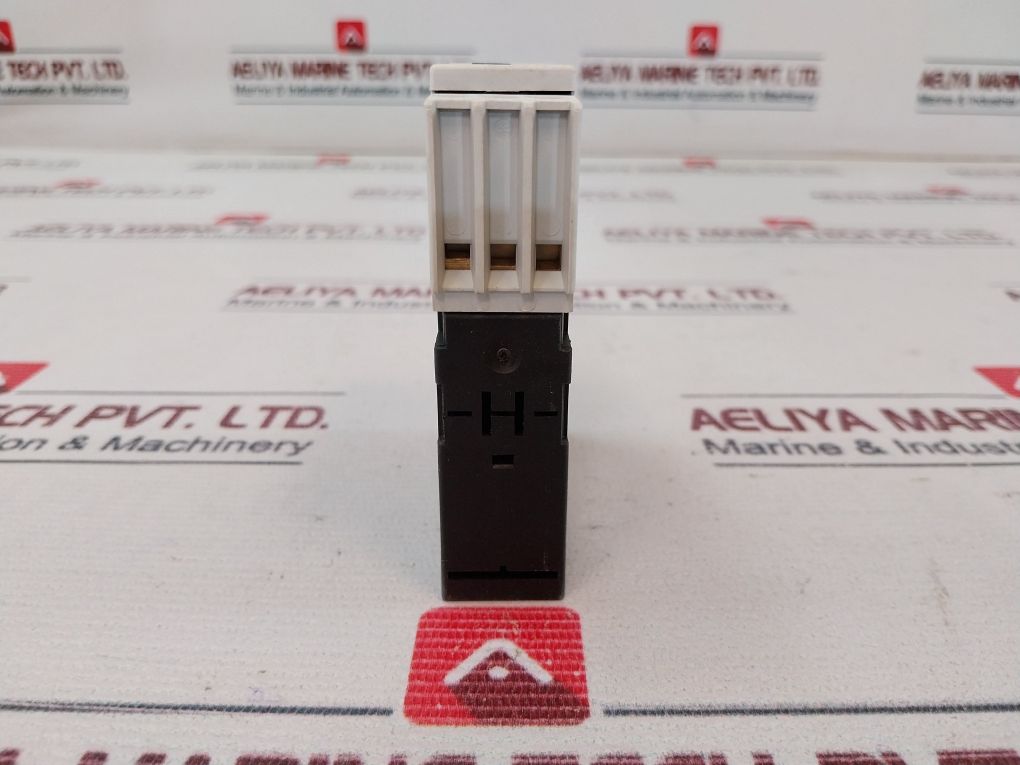 Siemens Simirel 3Rp1576-1Nq30 Time Relay