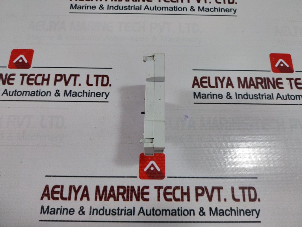 Siemens 3Rv1902-1Ap0 Under-voltage Release Trip Unit