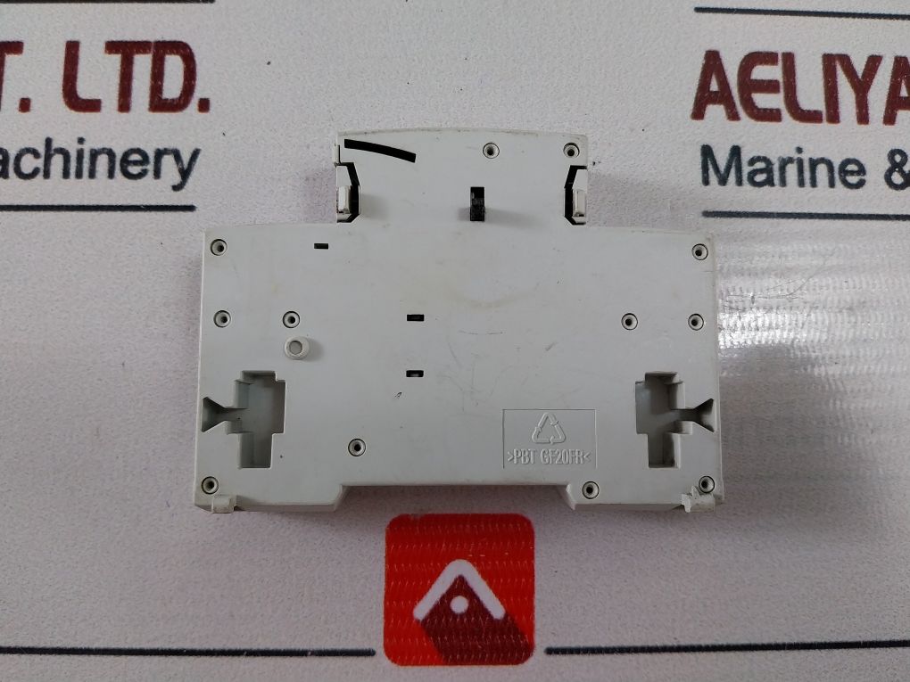 Siemens 3Rv1902-1Ap0 Under-voltage Release Trip Unit