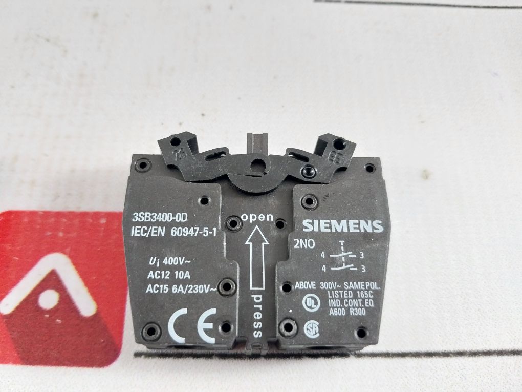 Siemens 3Sb3400-0D Selector Switch With Contact Block Set