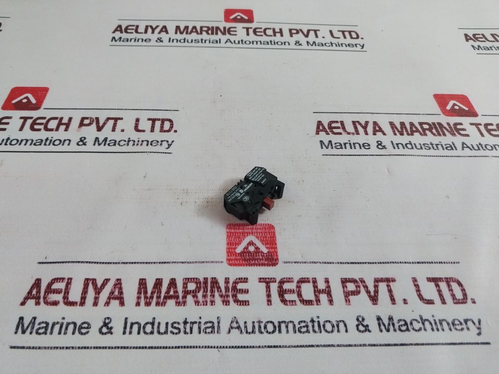 Siemens 3Sb3400-0K Contact Block 600V~A600