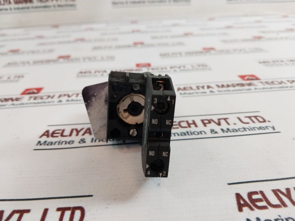 Siemens 3Sb5400-0A Remote/Local Sel 690V