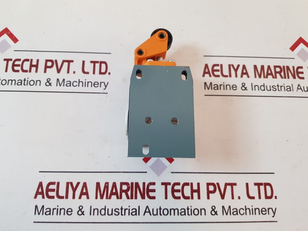 Siemens 3Se2 100-1E Position Switch Roller Lever