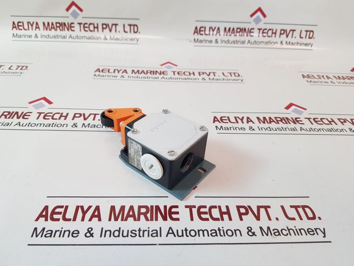 Siemens 3Se2 100-1E Position Switch Roller Lever