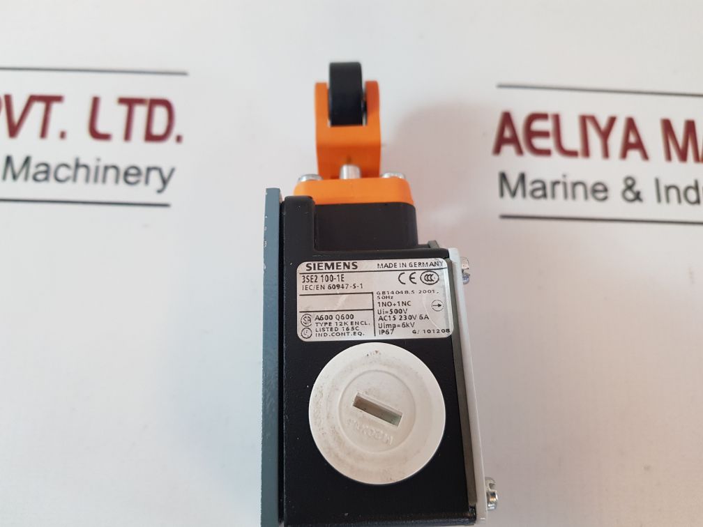 Siemens 3Se2 100-1E Position Switch Roller Lever