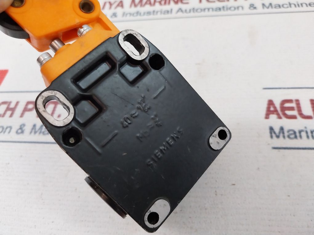 Siemens 3Se3 100-1E Limit Switch 500V Ac Ip67