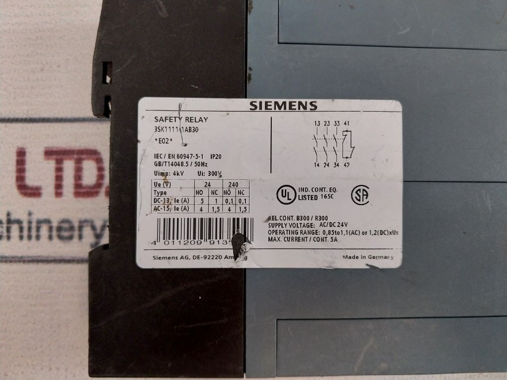 Siemens 3Sk1111-1Ab30 Safety Relay 300V