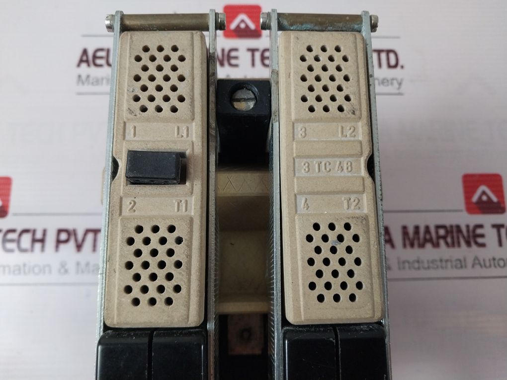 Siemens 3Tc48 17-0B 2 Pole Dc Contactor 600 Vdc Iec 158