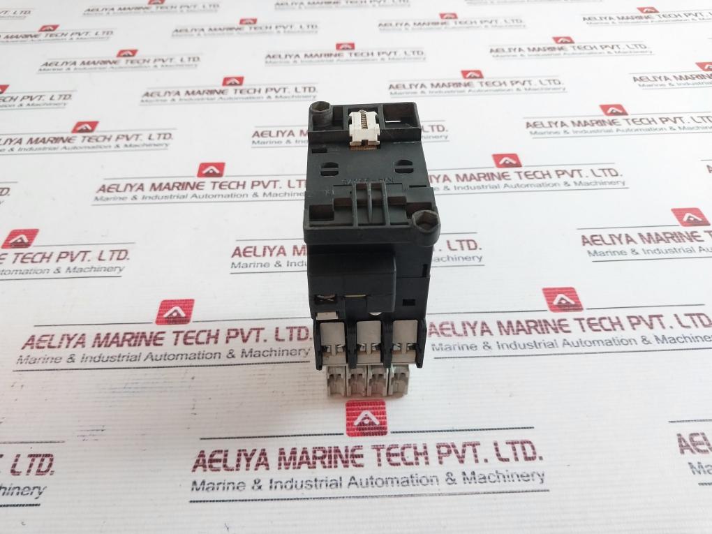 Siemens 3Tf32 00-0A Air Break (Power) Contactor W/ 3Tx4001-2A 1Nc Ip20
