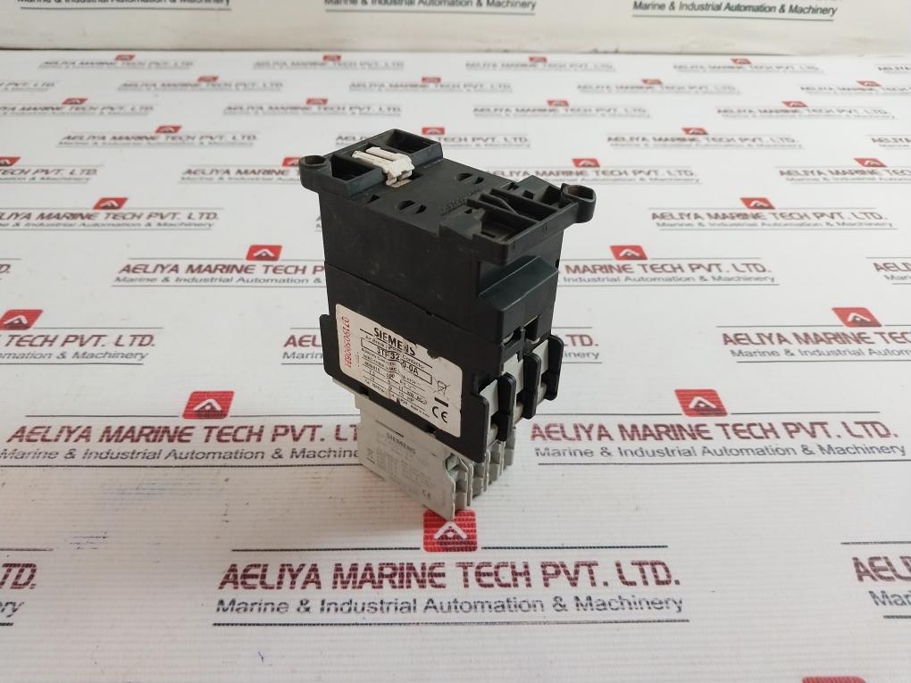 Siemens 3Tf32 00-0A Air Break (Power) Contactor W/ 3Tx4001-2A 1Nc Ip20