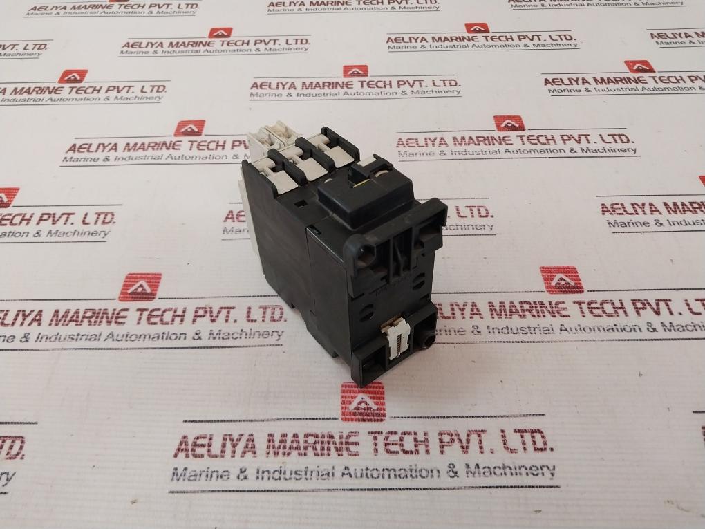 Siemens 3Tf32 00-0A Air Break (Power) Contactor W/ 3Tx4001-2A Contact Block