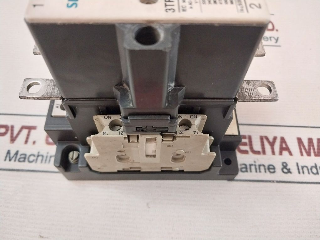 Siemens 3Tf46 Contactor 220-264V 50/60Hz