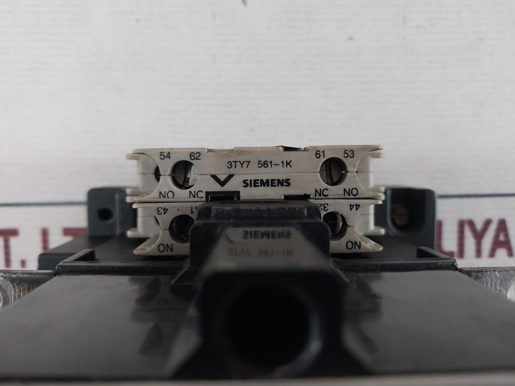 Siemens 3Tf46 Contactor 220-264V 50-60Hz