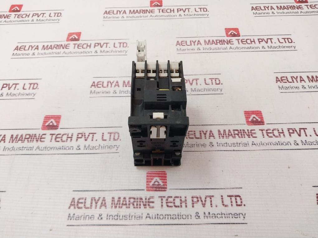 Siemens 3Th30 31-0A Air Break (Aux) Contactor Relay 132V 50-60Hz hh