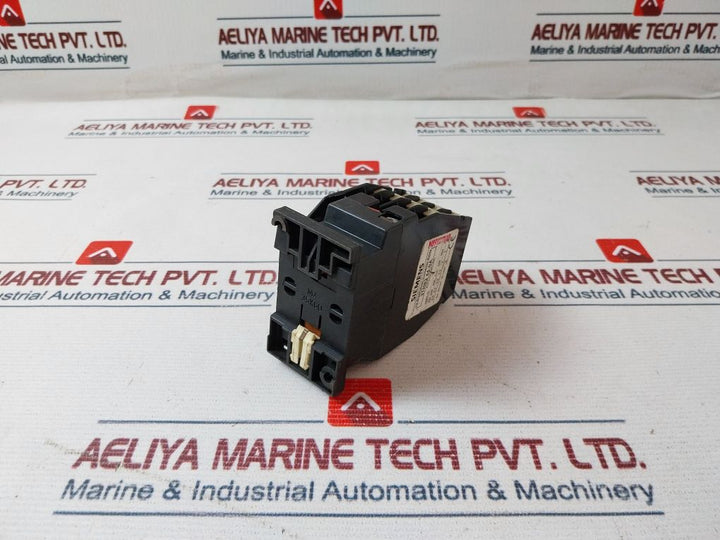 Siemens 3Th82 44-0A Air Break Auxiliary Contactor Relay