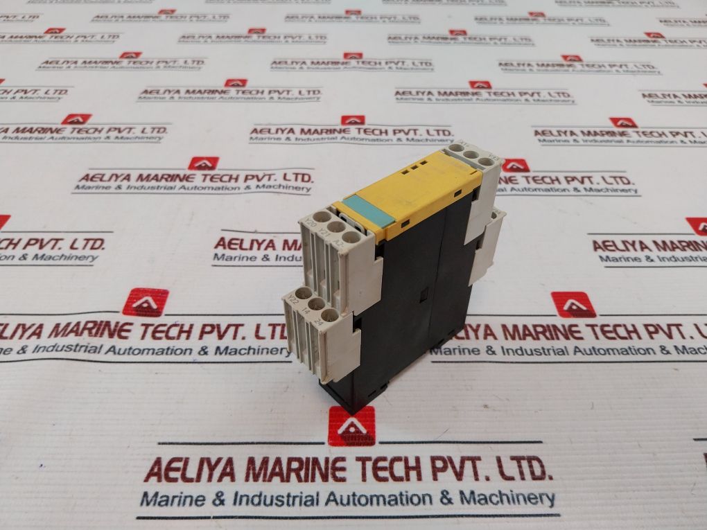 Siemens 3Tk2840-1Bb40 Safety Relay 500V 24V